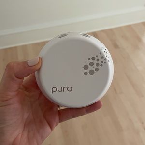 Pura Smart Home Diffuser with 3 Capri Blue vials